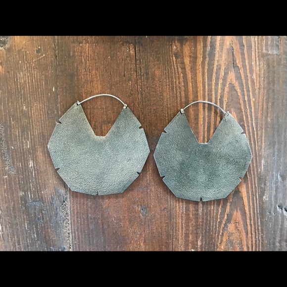 Maya Jewelry Amatlan earrings Sterling Silver - Picture 3 of 5